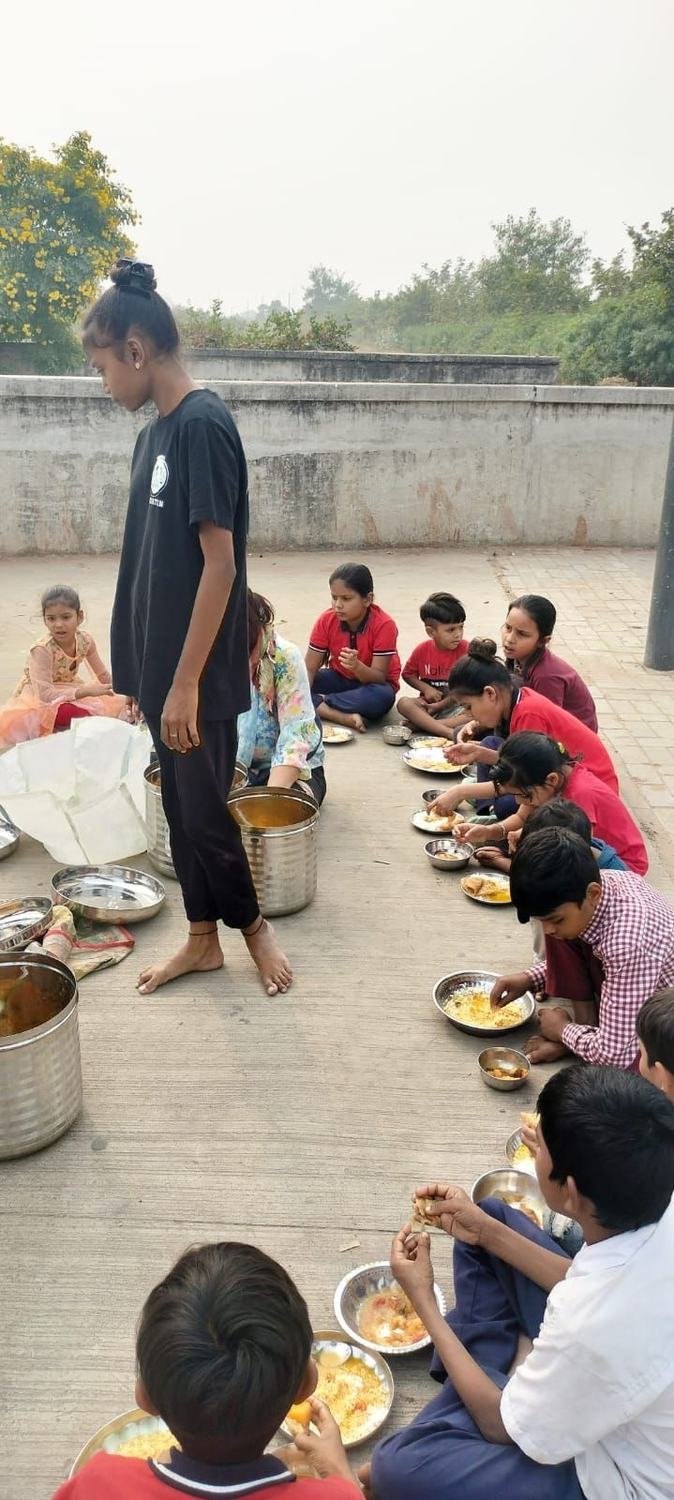 Evening meal service — Hunger Relief